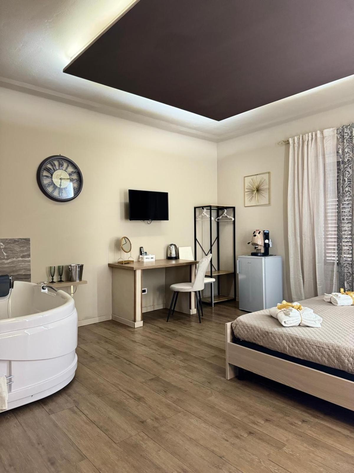 Bibi Rooms And Suite Палермо Экстерьер фото